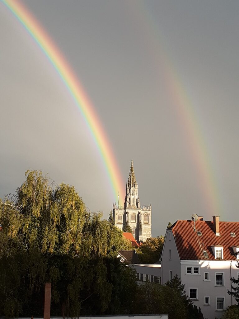 Konstanzer Münster mit zwei Regenbogen